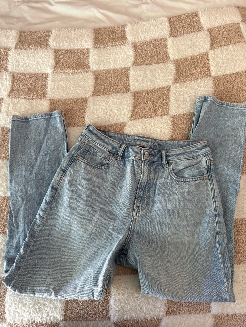 American Eagle Outfitters mom jeans